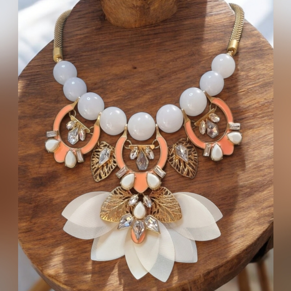 Stella and Dot Statement Necklace
